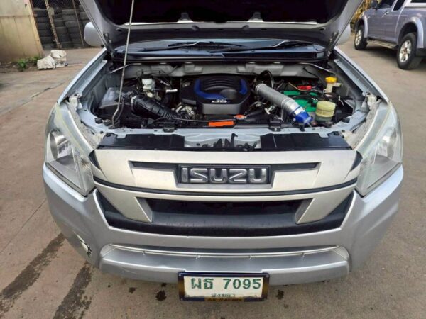 ISUZU D-MAX SPARK 1.9 S MT ปี 2017 - Image 19