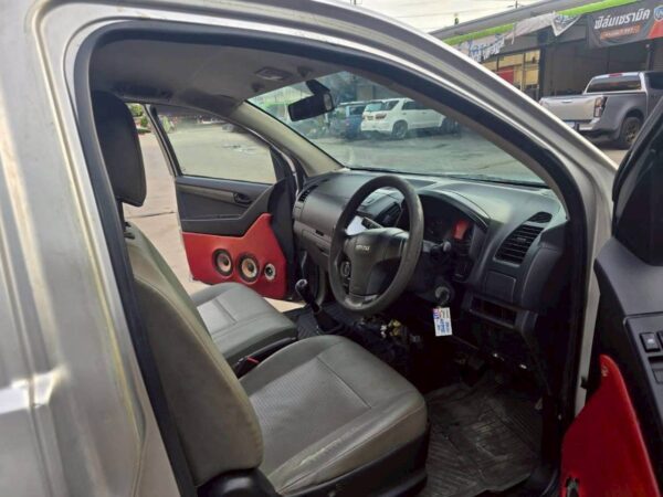 ISUZU D-MAX SPARK 1.9 S MT ปี 2017 - Image 13