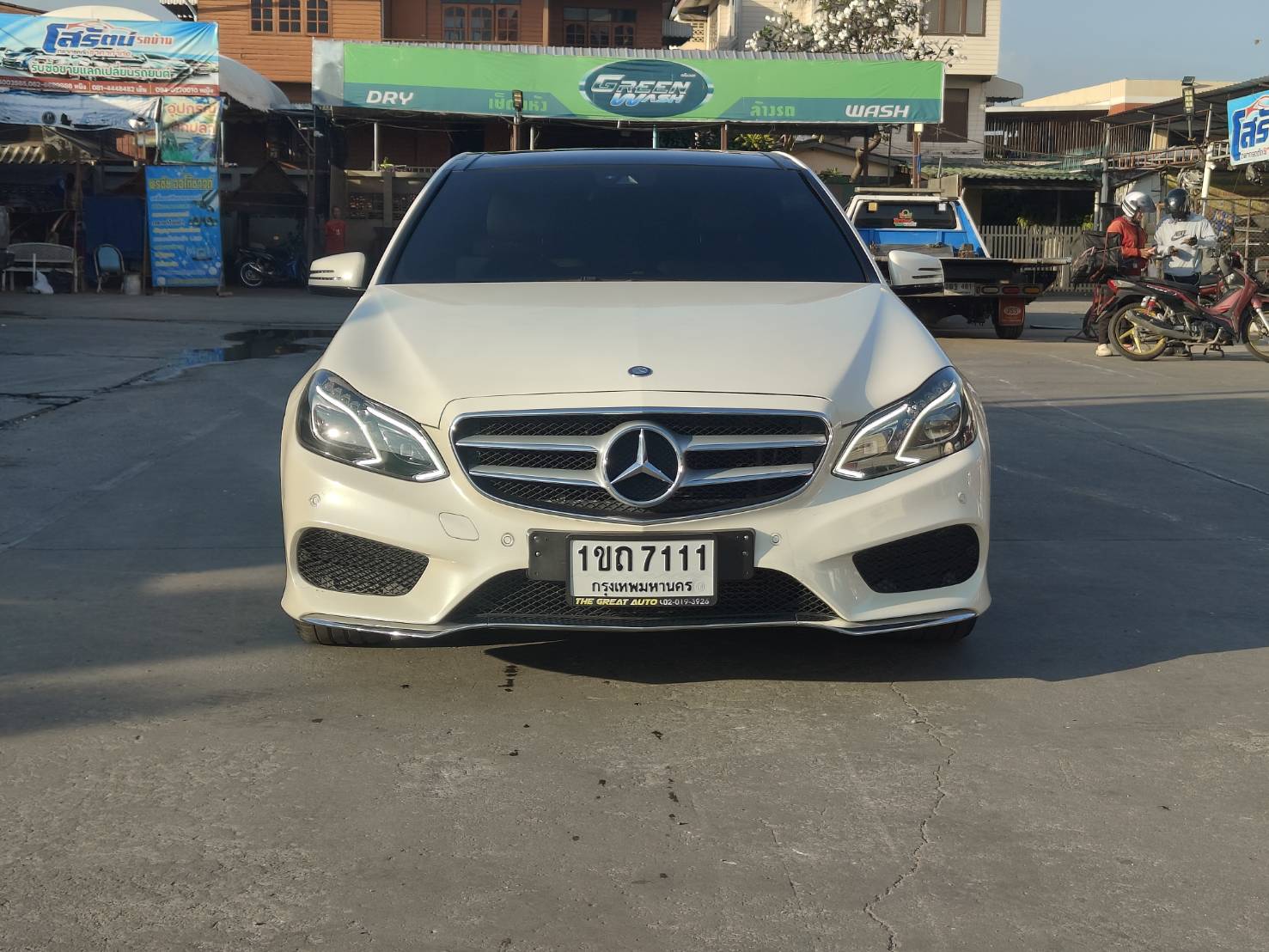 Mercedes-Benz E300 Bluetec Hybrid ตัว TOP หลังคาแก้ว ปี 2013 - Image 2