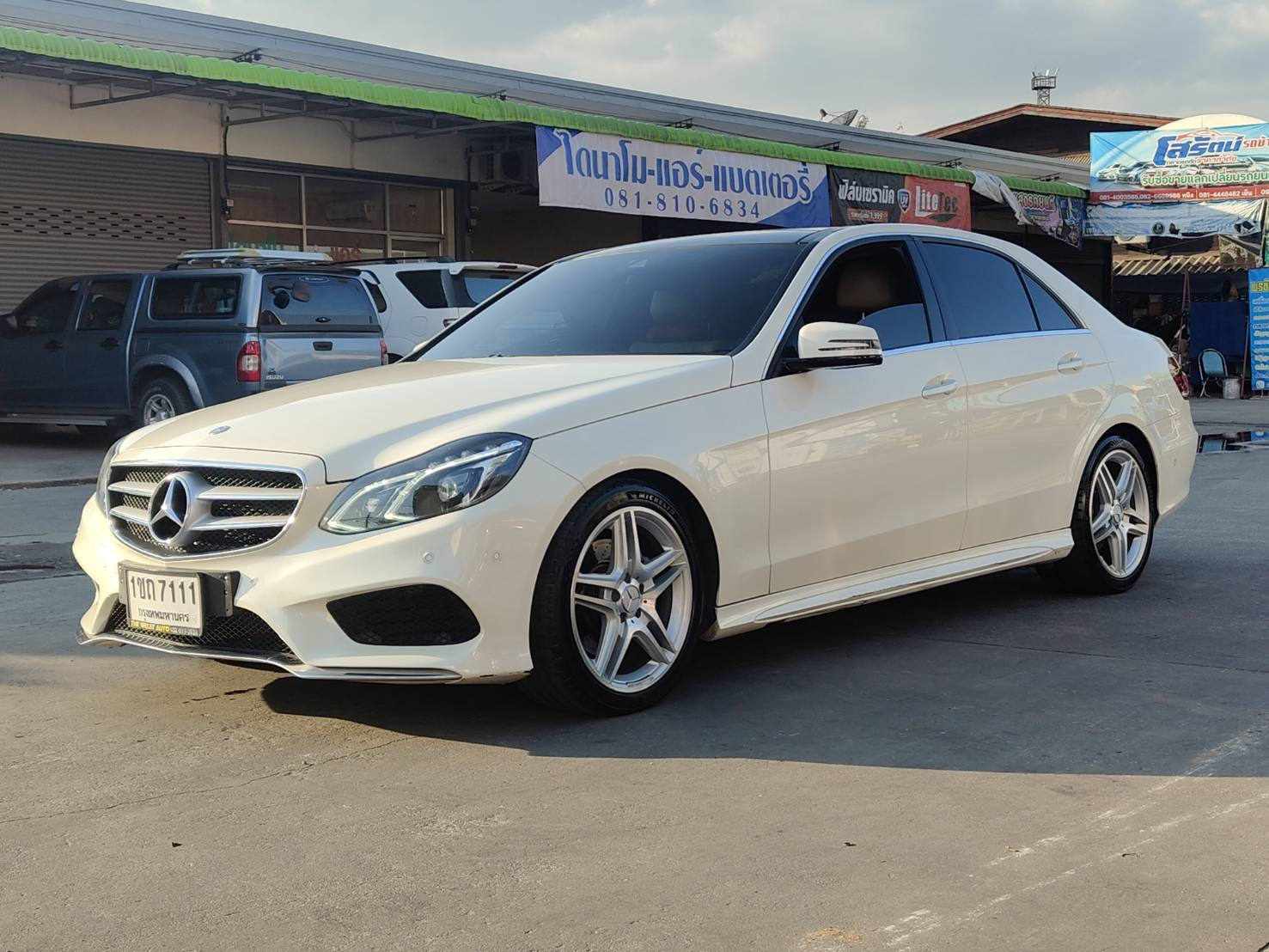 Mercedes-Benz E300 Bluetec Hybrid ตัว TOP หลังคาแก้ว ปี 2013 - Image 4