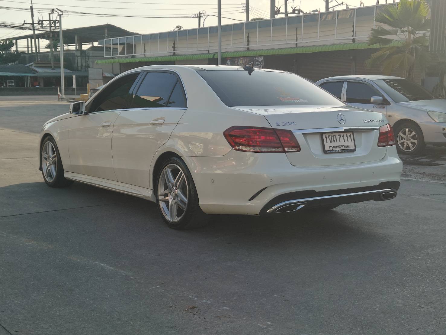 Mercedes-Benz E300 Bluetec Hybrid ตัว TOP หลังคาแก้ว ปี 2013 - Image 5