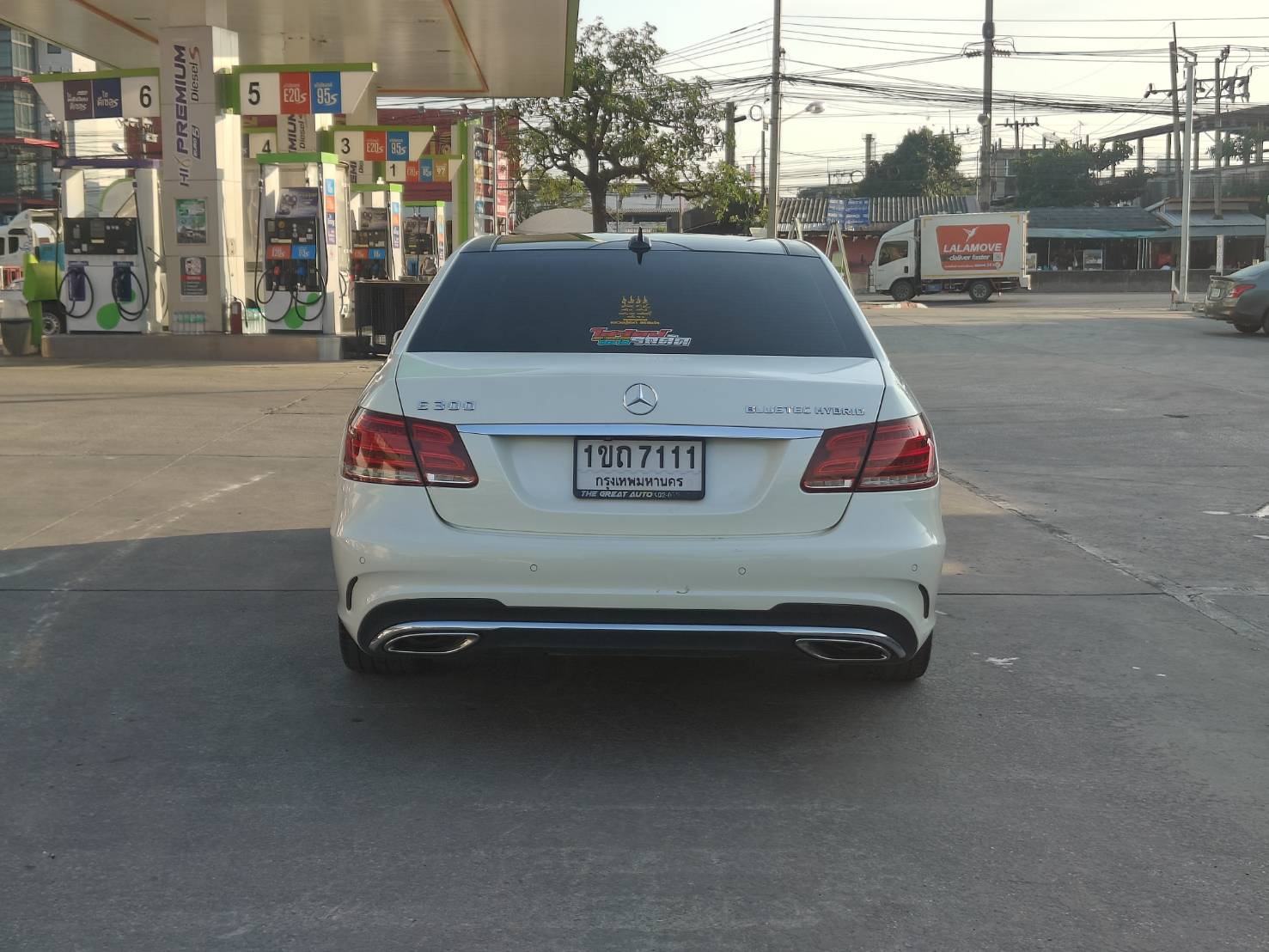 Mercedes-Benz E300 Bluetec Hybrid ตัว TOP หลังคาแก้ว ปี 2013 - Image 6