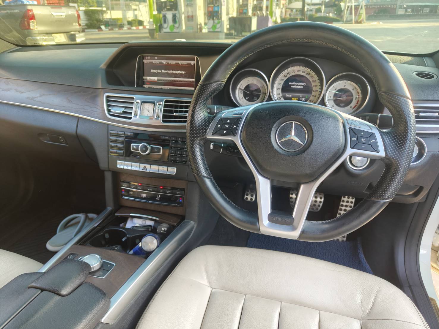 Mercedes-Benz E300 Bluetec Hybrid ตัว TOP หลังคาแก้ว ปี 2013 - Image 8