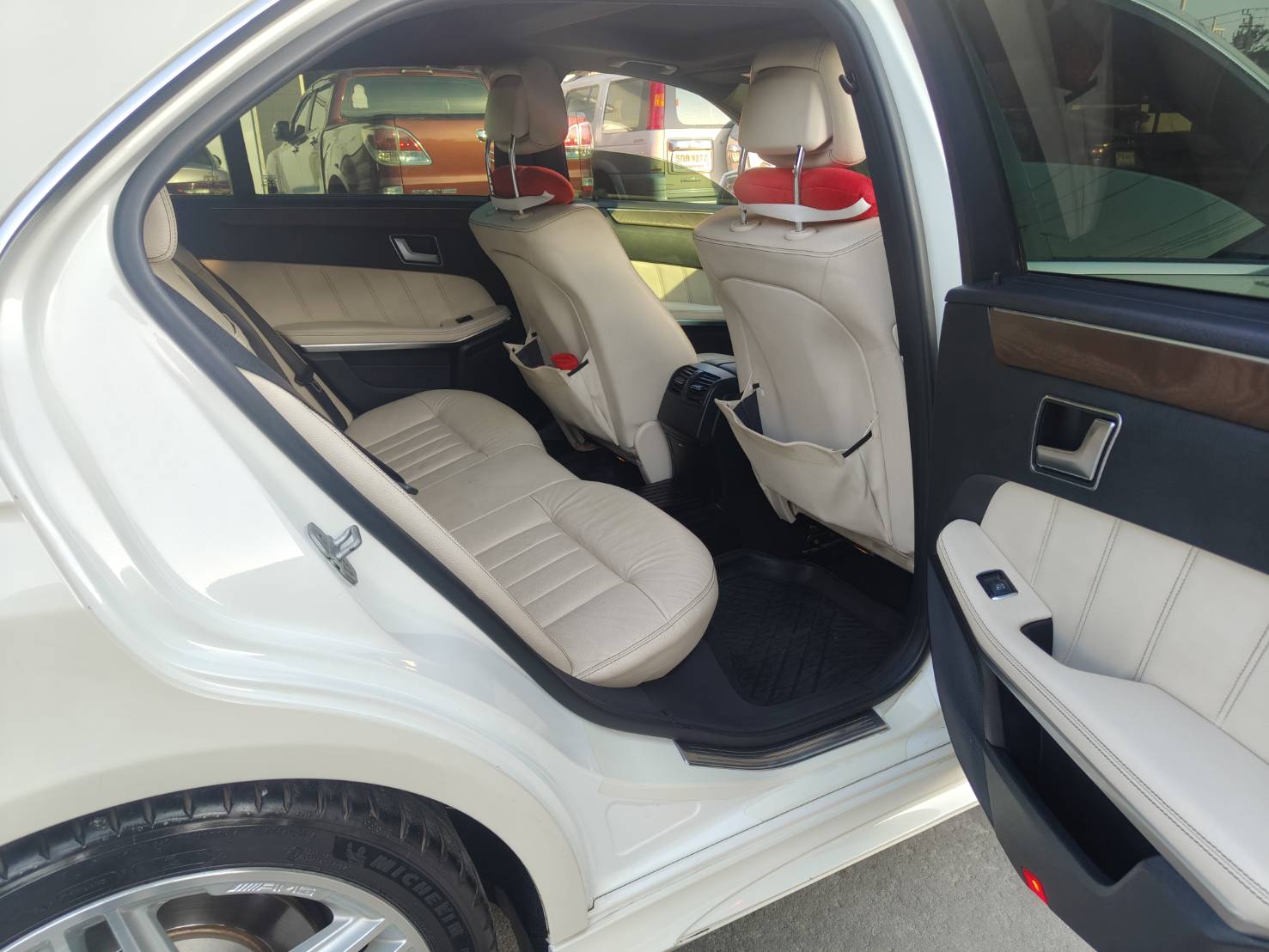 Mercedes-Benz E300 Bluetec Hybrid ตัว TOP หลังคาแก้ว ปี 2013 - Image 14